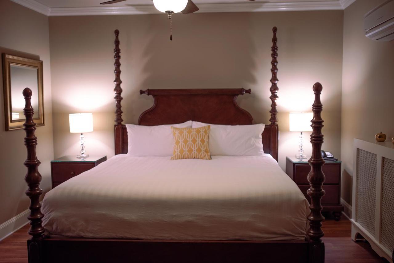 Crown Mansion Boutique &