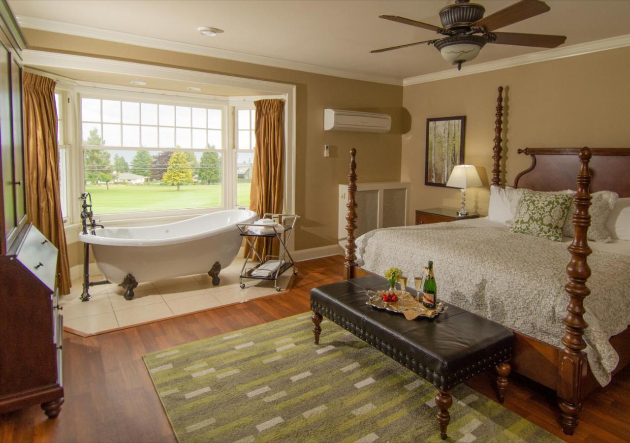 Crown Mansion Boutique & Qualicum Beach