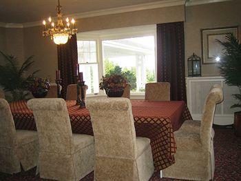 Crown Mansion Boutique &