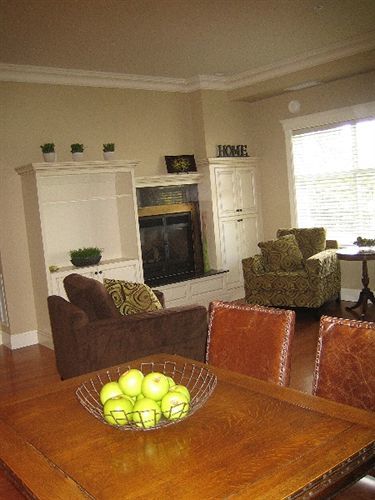 Hotel Crown Mansion Boutique & Qualicum Beach