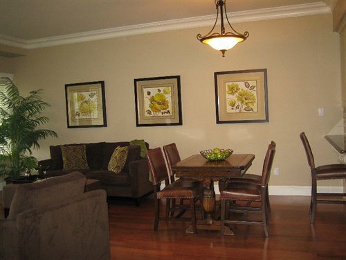 Hotel Crown Mansion Boutique & 5*