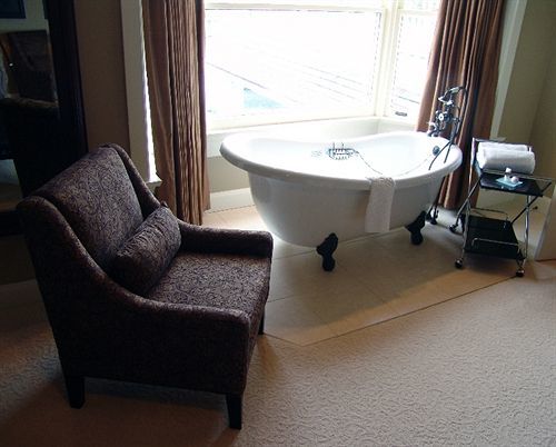 Hotel Crown Mansion Boutique & 5*