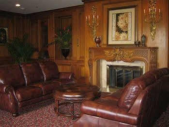 Crown Mansion Boutique & Hotel Qualicum Beach